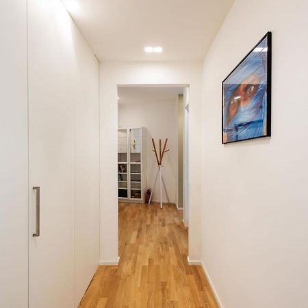Spacious & Comfortable Apartment In Duomo By Easylife Милан Экстерьер фото