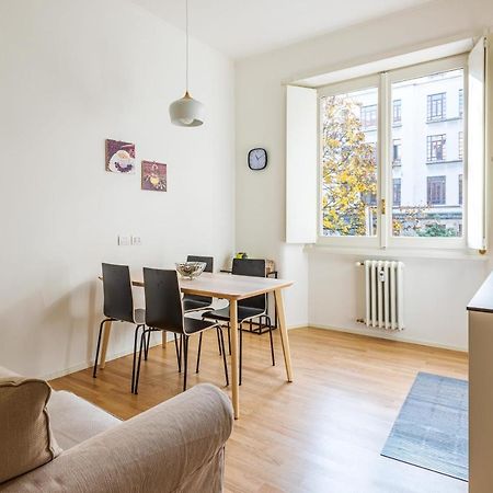 Spacious & Comfortable Apartment In Duomo By Easylife Милан Экстерьер фото