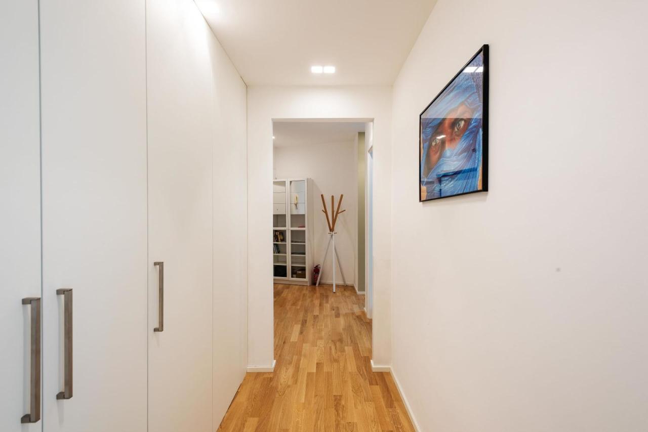Spacious & Comfortable Apartment In Duomo By Easylife Милан Экстерьер фото